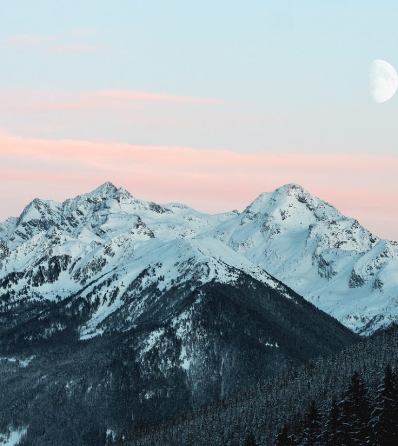 snowy-mountain-1287145